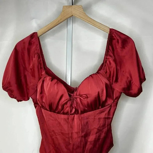 2/$30 Love tree Size Medium Satin Like Body Suit Sweetheart Dusty Red - Picture 2 of 13